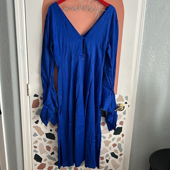 NWT ASOS Rare white line royal blue satin midi long sleeve tie cuff v neck dress - Picture 11 of 11